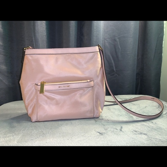 Michael Kors Handbags - Michael Kors Crossbody Bag